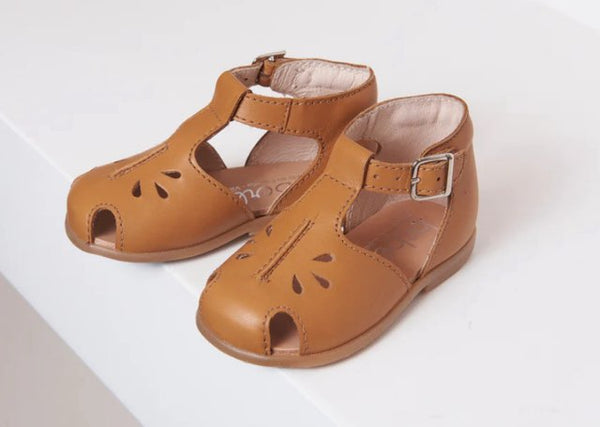 Beberlis Camel Closed Sandal