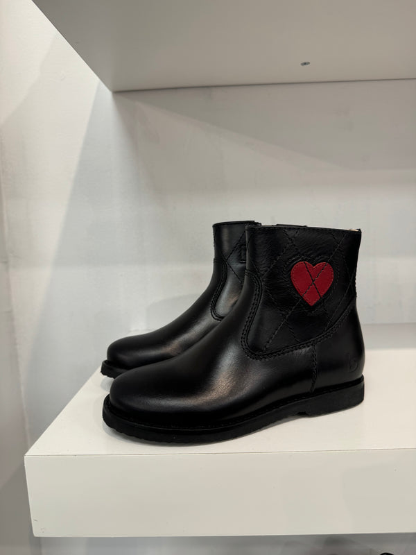 Beberlis Red Heart Bootie