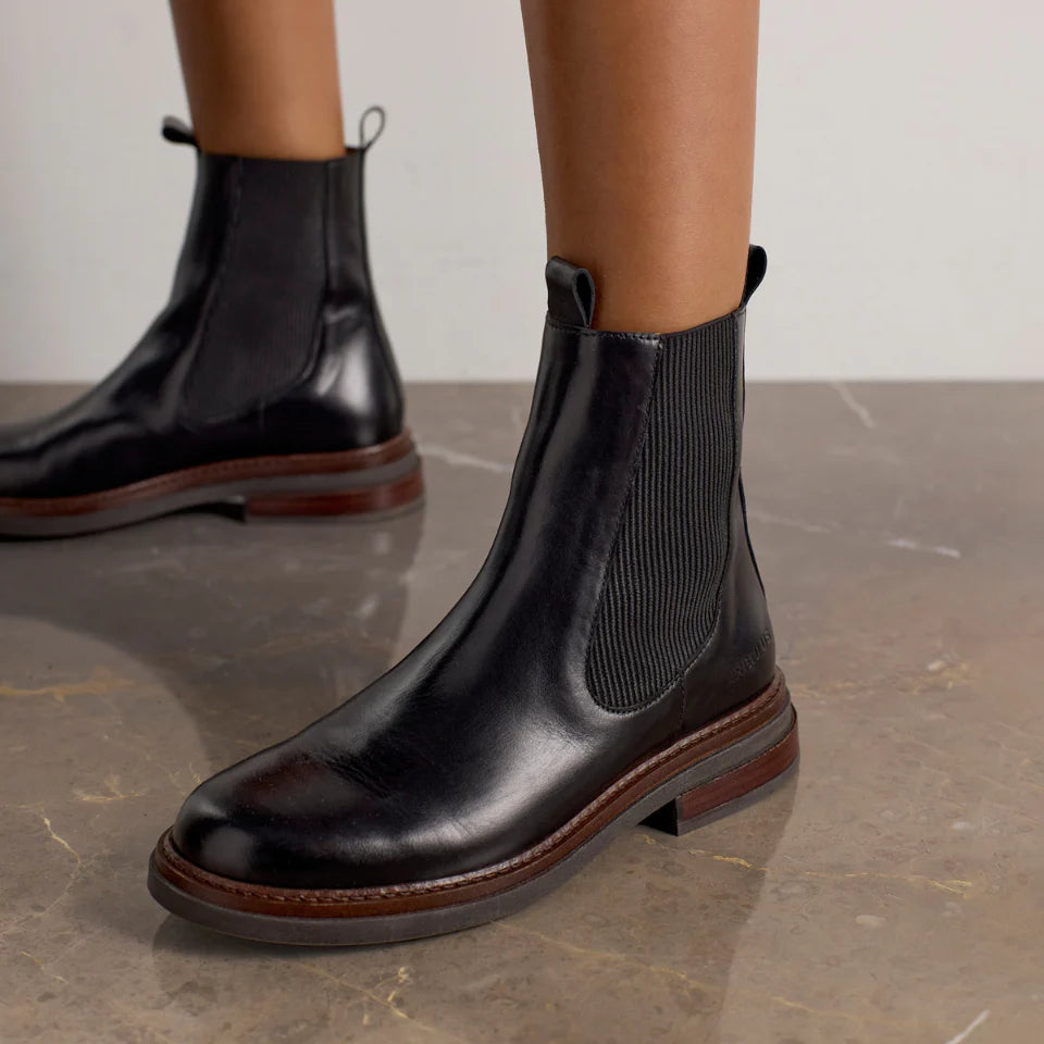 Angulus Black Boot with elastic