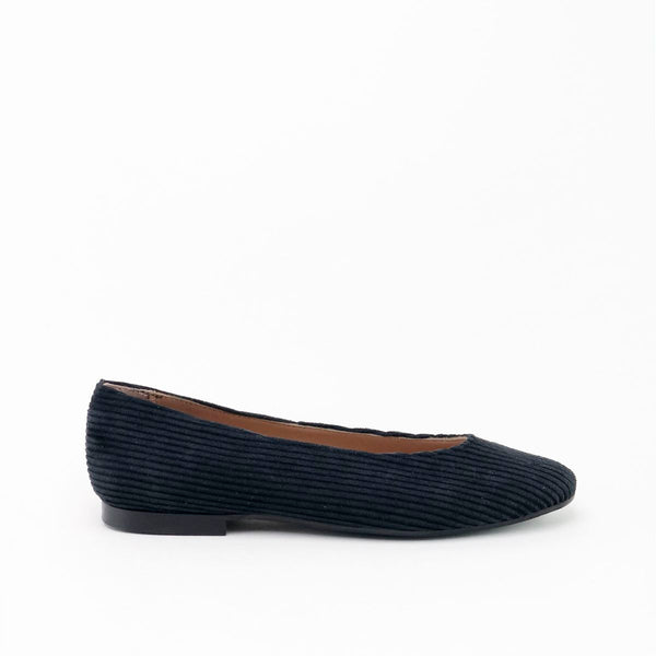 Papanatas Black Corduroy Pointed Flat